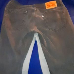 2 Levi's jeans
